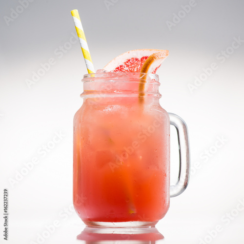 Fotografie lemonade with citrus in mason jar