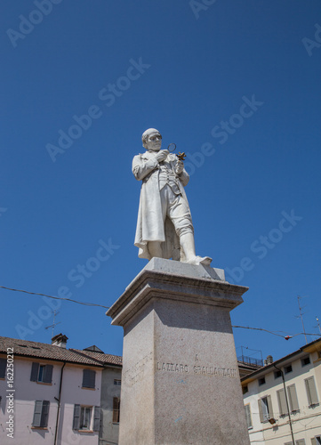 Statue Lazzaro Spallanzani Scandiano Emilia Romagna Italien