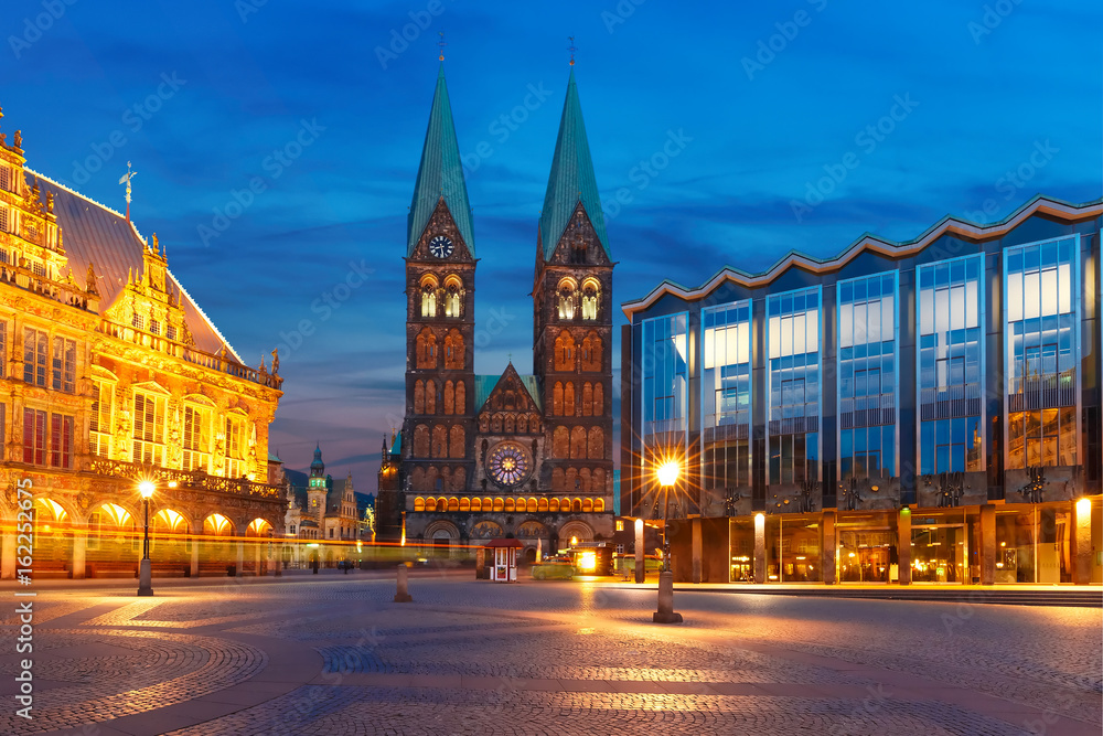 Ancient Bremen Market Square in the centre of the Hanseatic City of Bremen with Bremen Cathedral, Germany