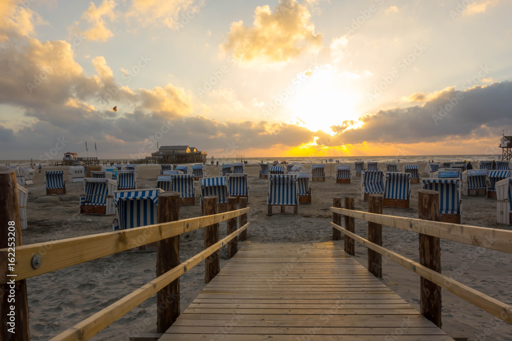 Obraz premium Nordsee Nordseeküste Strand Sandstrand Urlaub Sonnnenuntergang romantisch