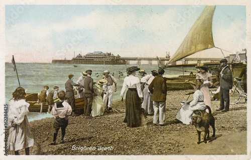 Brighton's pebbly beach. Date: 1913 photo