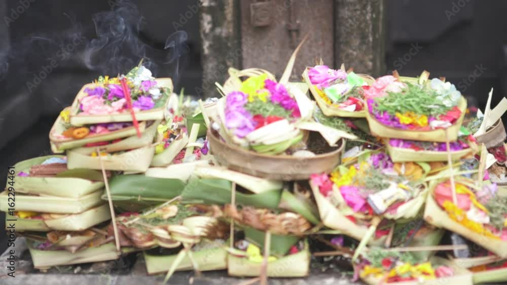Balinese religious givings Balinese religious givings