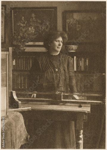 Hertha Ayrton. Date: circa 1910 photo