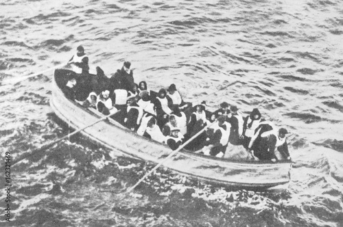 Obraz na plátně Titanic Survivors. Date: 1912