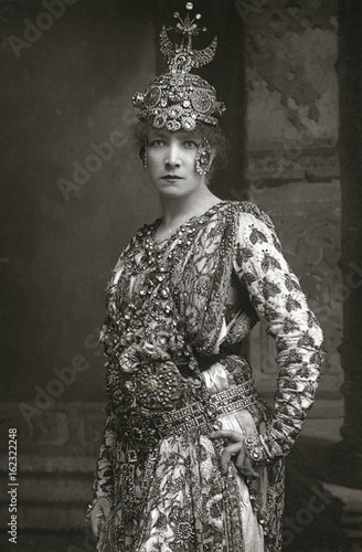 Obraz na plátne Bernhardt - Downey 1890. Date: 1845 - 1923