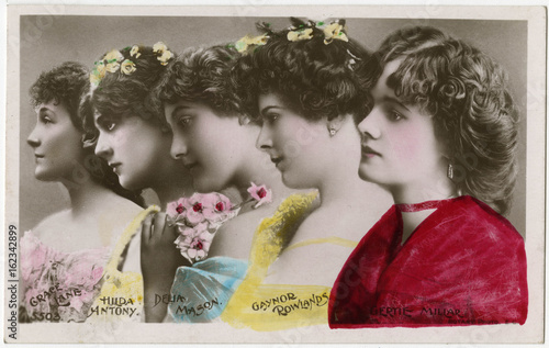 Cuadro en lienzo Gertie Millar and others . Date: 1906