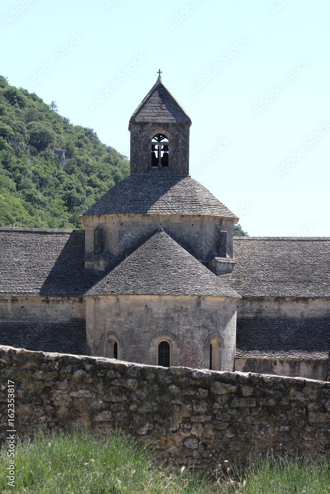 abbaye notre dame de Sénanque à Gordes dans le Vaucluse abbaye notre dame de Sénanque à Gordes dans le Vaucluse