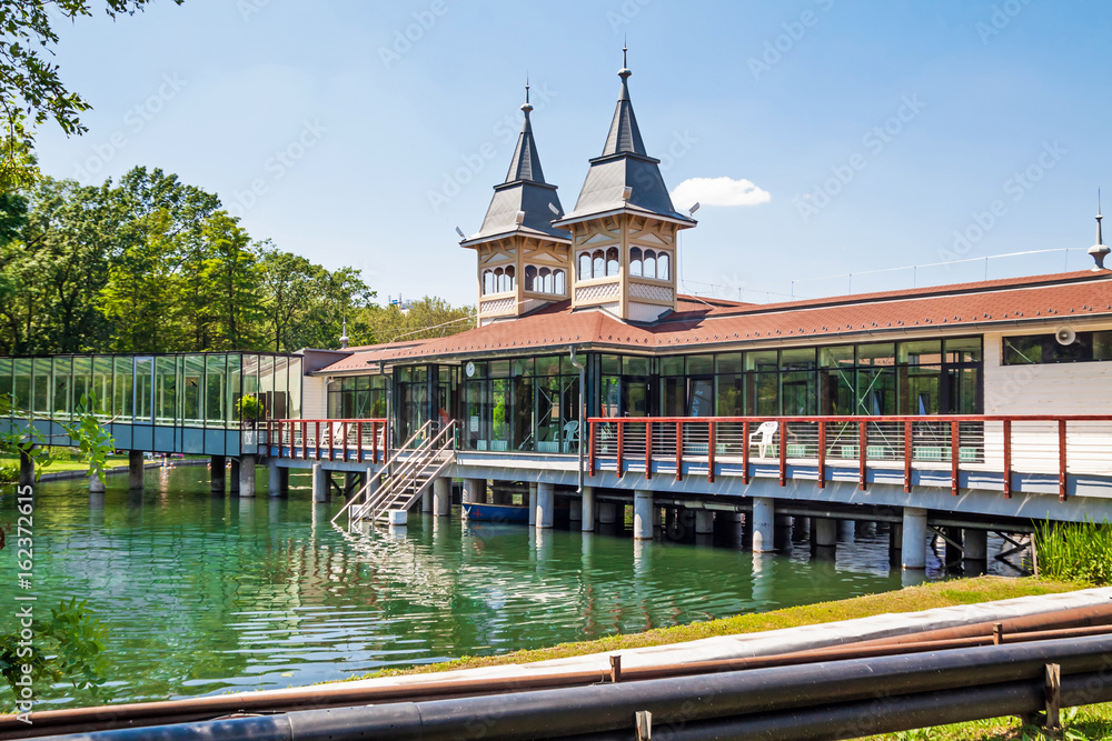 Obraz premium The central health complex on the lake in the town of Heviz, Hungary
