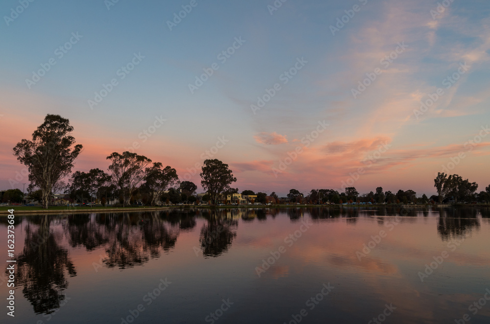 Naklejka premium Victoria Park Lake in Shepparton, Australia