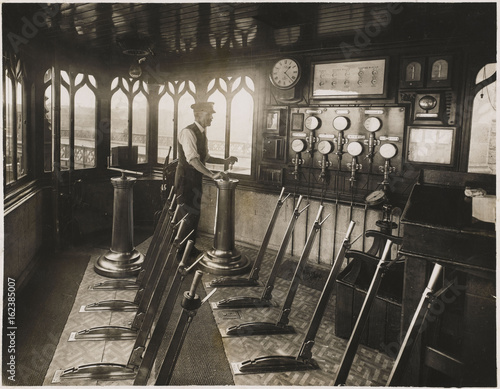 Fotografie Signals at Blackfriars. Date: 1920s