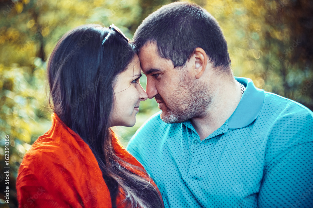 Obraz premium Happy couple having a romantic time