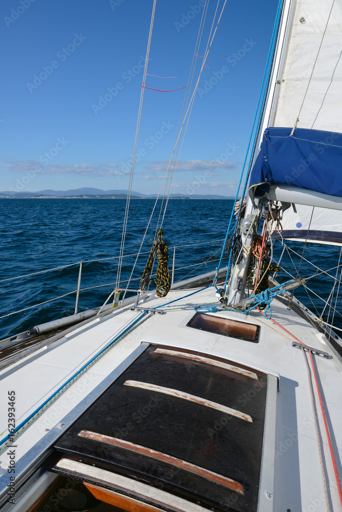 Naklejka premium sea view from sailing yacht