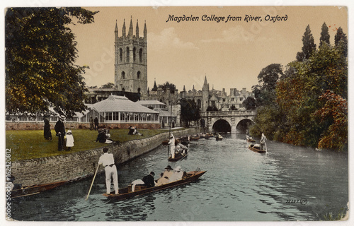 Punting in Oxford. Date: circa 1905