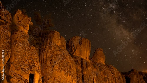 Antik Mezar Üzerinde Yıldızların Dansı photo