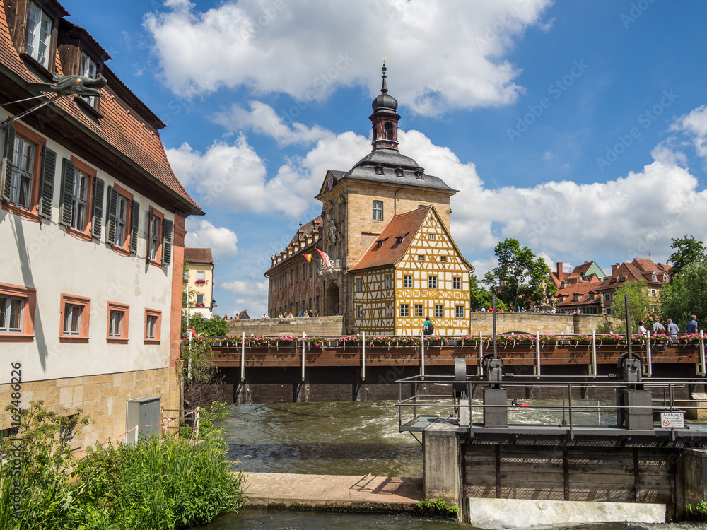 Schleuse mit Alten Rathaus in Bamberg