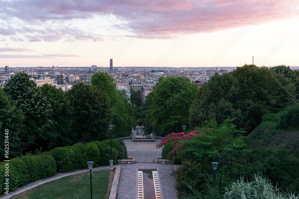 Obraz premium Parc de Belleville au coucher du soleil, Paris