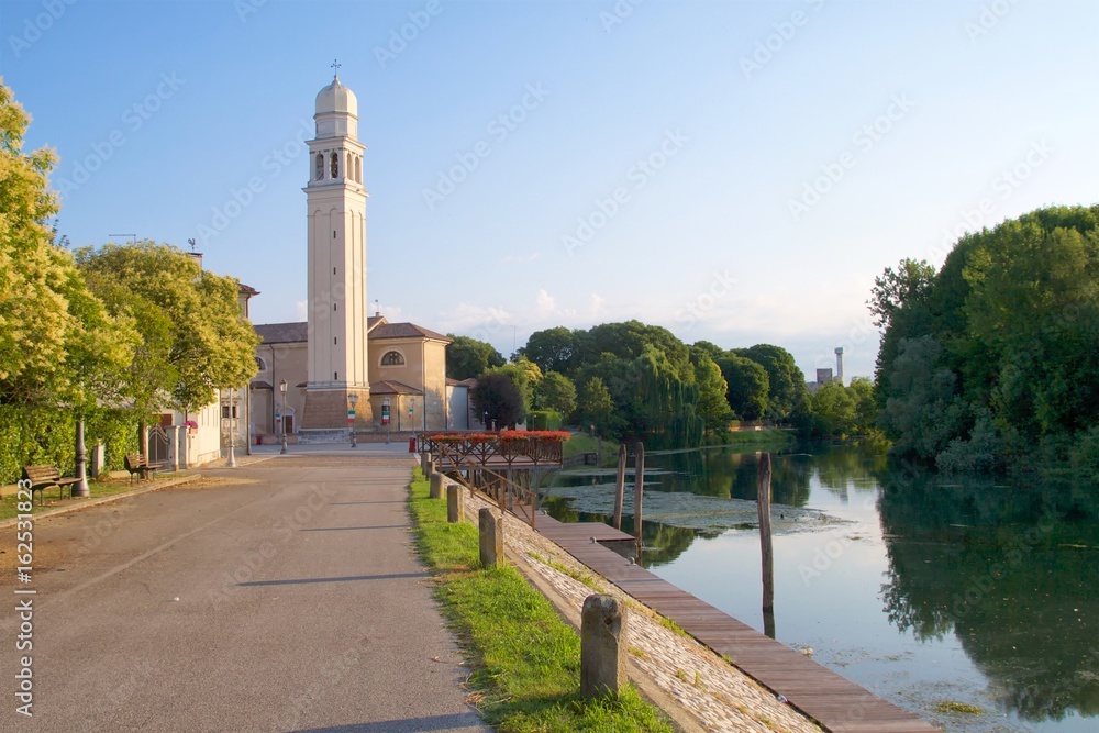 Casier , Treviso centro con porto fluviale, Treviso Italia Stock Photo |  Adobe Stock