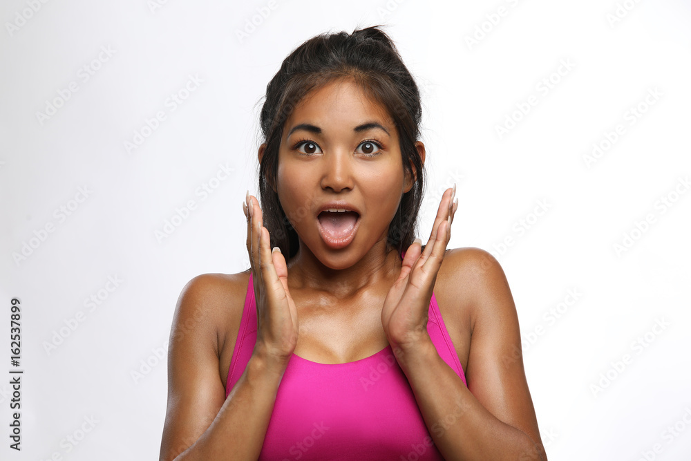 Fototapeta premium Frau schaut erstaunt