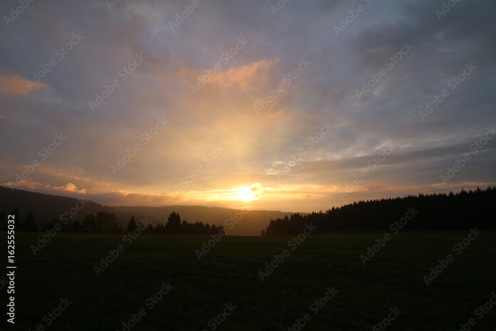 Sonnenaufgang im Harz in Sankt Andreasberg.