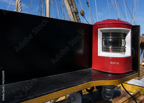 Backbord Signallampe von einem Segelschiff