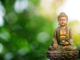 Rollo Buddha Buddha Statue vor goldenem Hintergrund  © praneet1991
