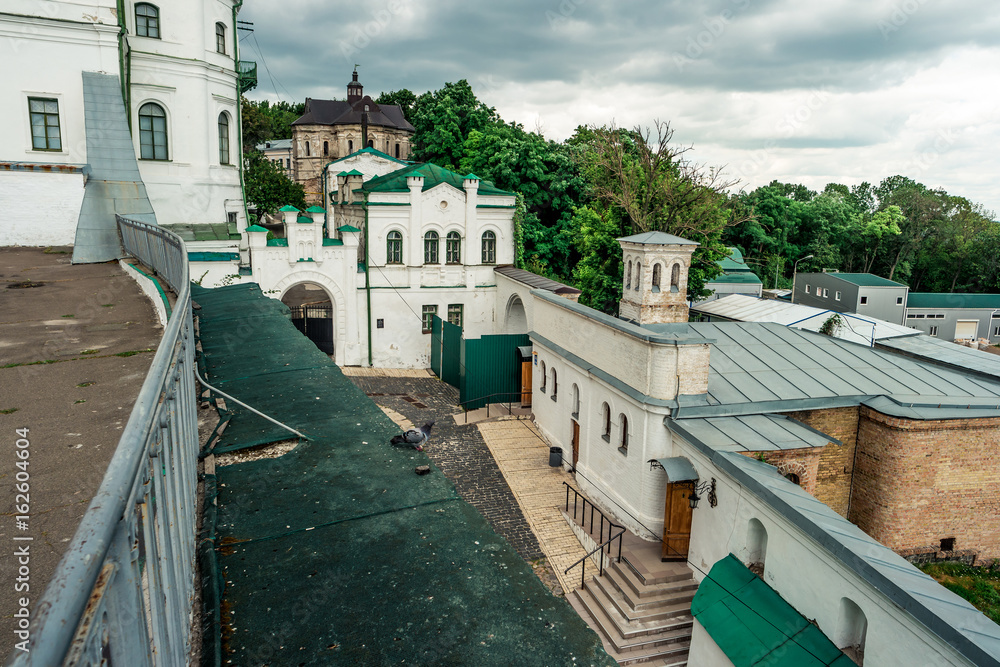 Fototapeta premium view of buildings inside Kyiv Pechersk Lavra in the yard, Kyiv, Ukraine