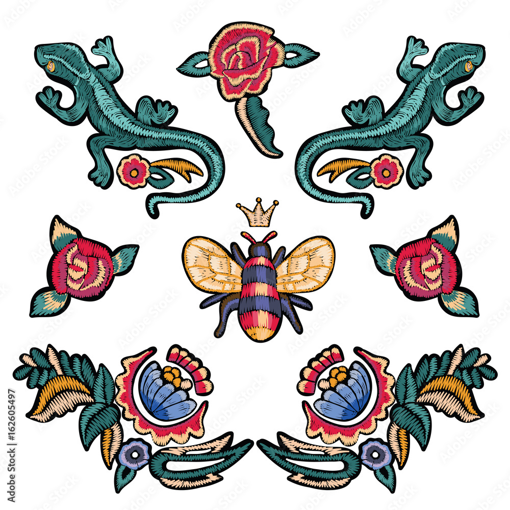 Obraz premium Embroidery floral patches with roses, lizards and bee.