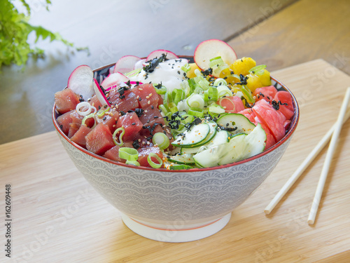 poke, ensalada hawaiana