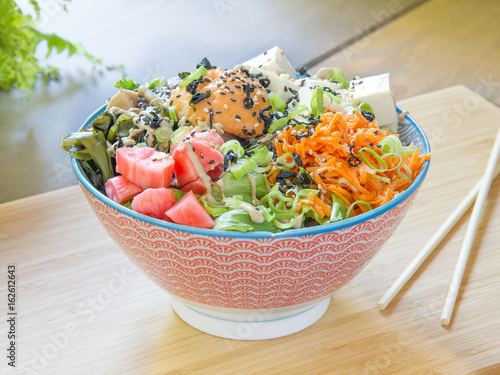 poke, ensalada hawaiana