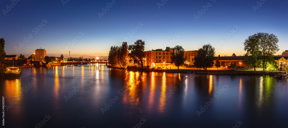 Berlin Schoeneweide Spree River Artist Destrict, Treptow, Koepenick, Industry, Panorama, Sunrise, Reinbeckhallen, Schauhallen, Schöneweide, Rathenauhallen, Künstler Ateliers Künstlerbezirk Spreebogen