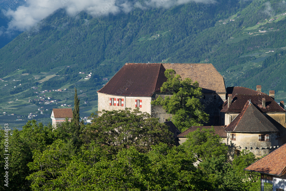 Blick auf Schenna in Südtirol 