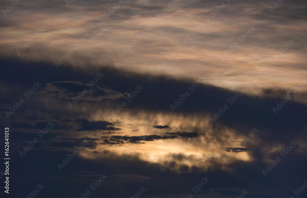 The Hole in The Middle of The Gray Cloud