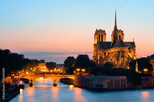 Notre Dame de Paris © rabbit75_fot