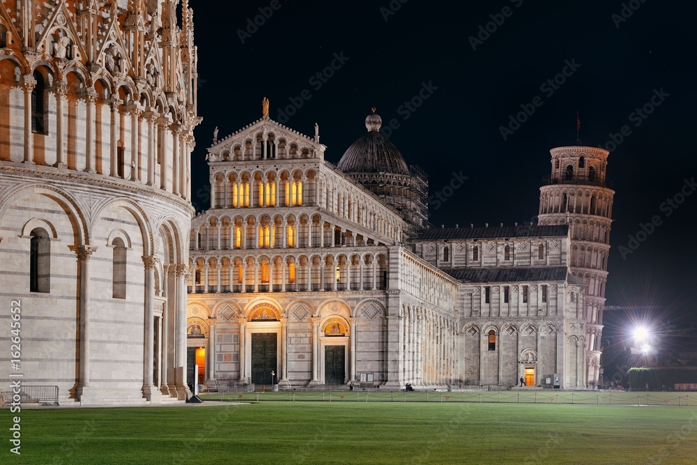Leaning tower cathedral in Pisa night