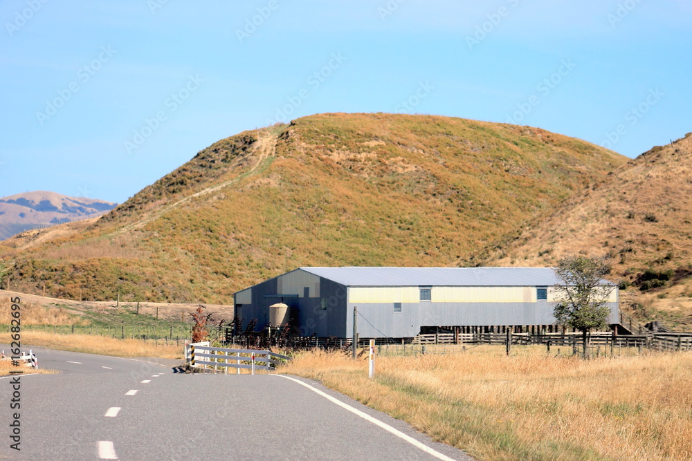 Obraz premium New Zealand Farm Building