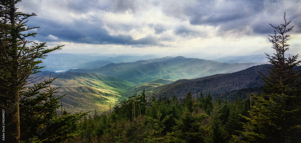Wide-framed Wilderness. Great Smoky Mountains National Park. View from Clingmans Dome. Picturesque Copy Space. - obrazy, fototapety, plakaty 