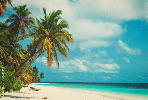 Fototapeta Naklejka Na Ścianę i Meble -  tropical sand beach