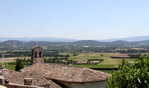 Joucas,petit village de Provence dans le Luberon,Vaucluse photo