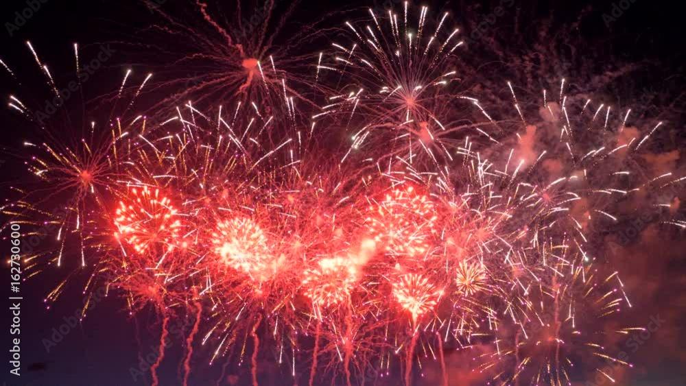 Pailm tree and willow fireworks are bursting in great number. Pailm tree and willow fireworks are bursting in great number.