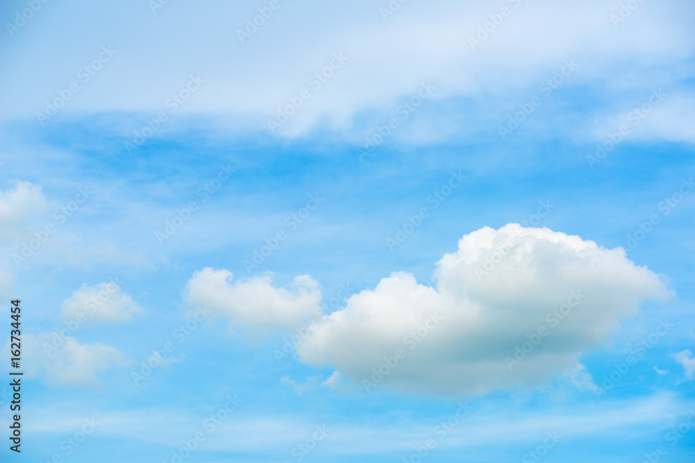 Obraz premium Beautiful blue sky with white cloud