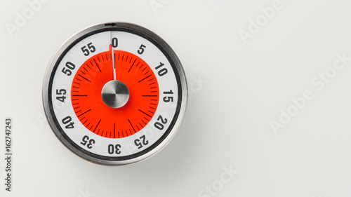 Vintage analog kitchen countdown timer, 60 minutes remaining