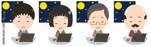夜中にパソコンを使うビジネスマンセット　うとうと