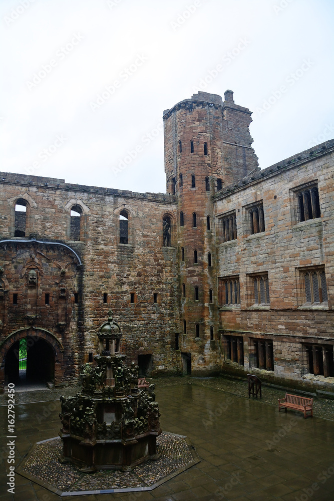 Fototapeta premium Castle, Linlithgow, Scotland