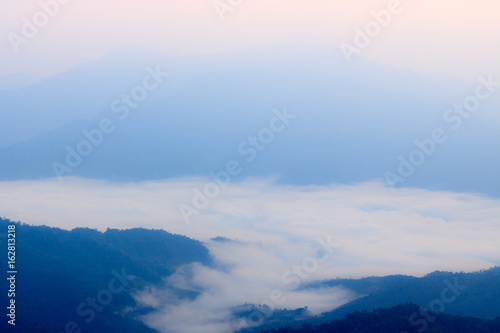 Morning fog in the mountains © THAWEERAT