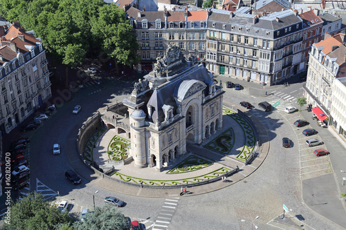 Fényképezés Triumphal arch Porte de Paris in Lille, France