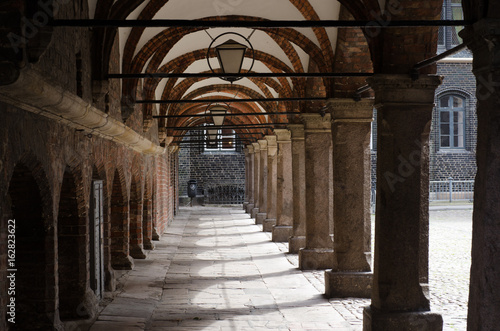 Obraz na płótnie lübeck Arcade, to the town hall w salonie