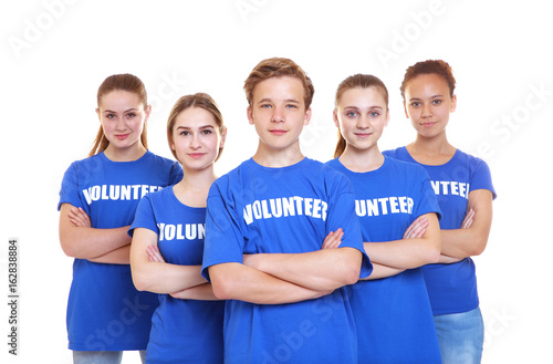 Group of young volunteers o...
