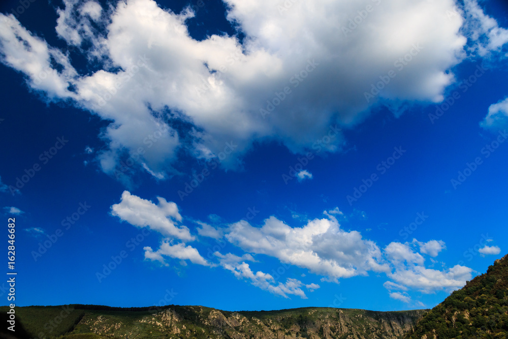 Cloudy mountains Cloudy mountains