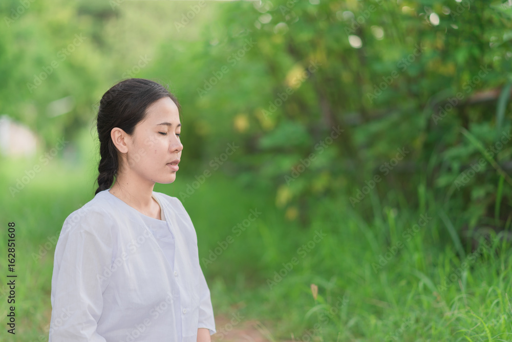 Buddhist Nuns meditation in thailand Buddhist Nuns meditation in thailand