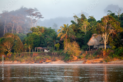 Foto Early Morning on Amazonian River in Peru